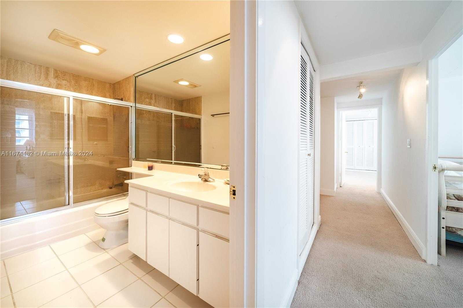 Small Image of 1408 BRICKELL BAY DR #1415 & 1416, Miami Number 15