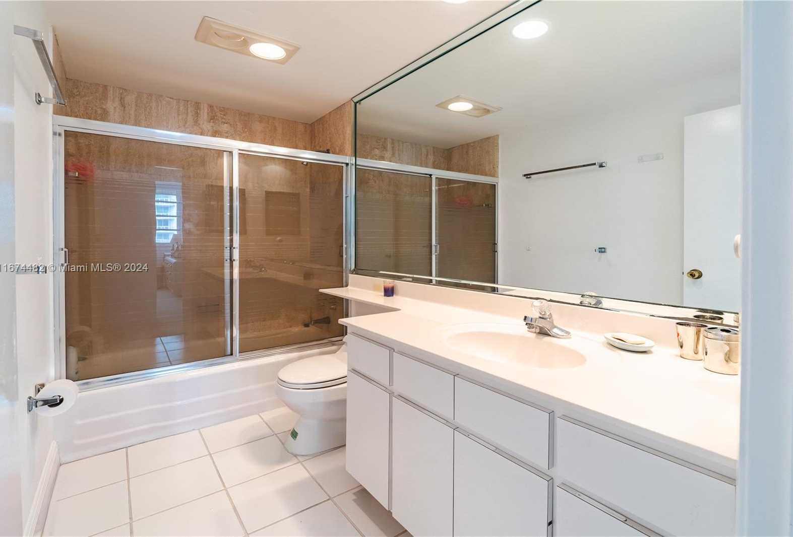 Small Image of 1408 BRICKELL BAY DR #1415 & 1416, Miami Number 16