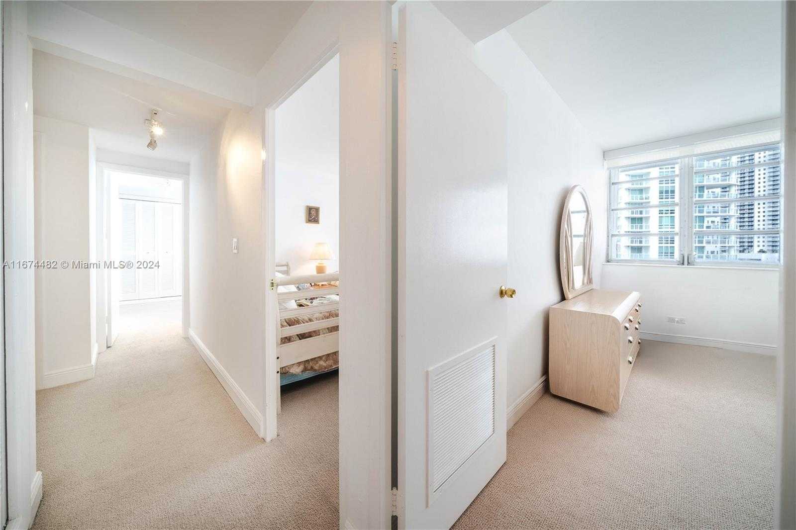 Small Image of 1408 BRICKELL BAY DR #1415 & 1416, Miami Number 17