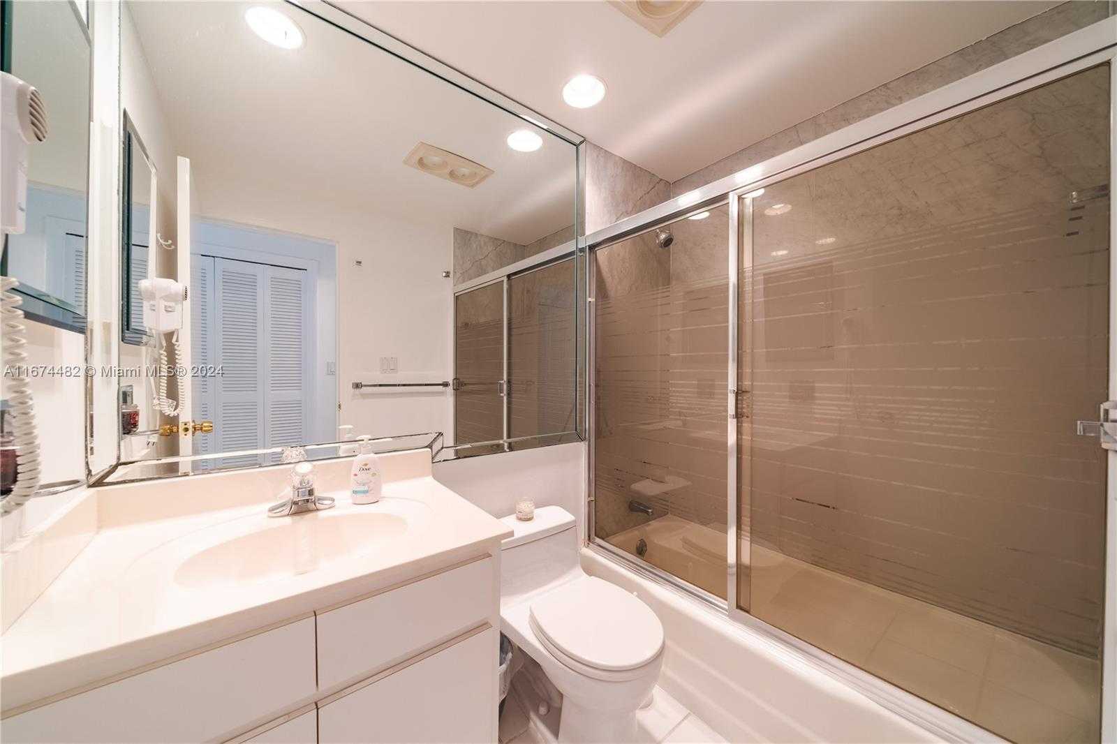 Small Image of 1408 BRICKELL BAY DR #1415 & 1416, Miami Number 22