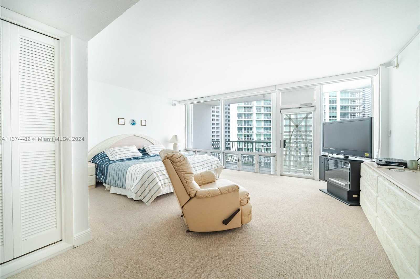 Small Image of 1408 BRICKELL BAY DR #1415 & 1416, Miami Number 24
