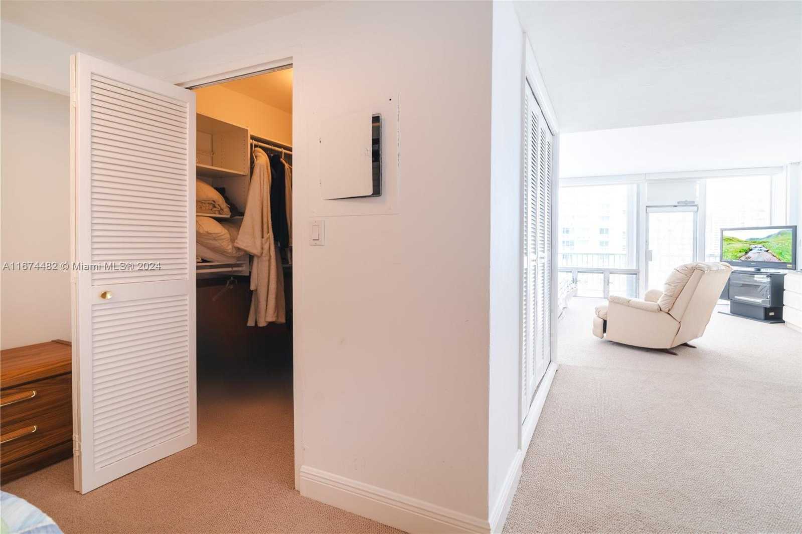 Small Image of 1408 BRICKELL BAY DR #1415 & 1416, Miami Number 32
