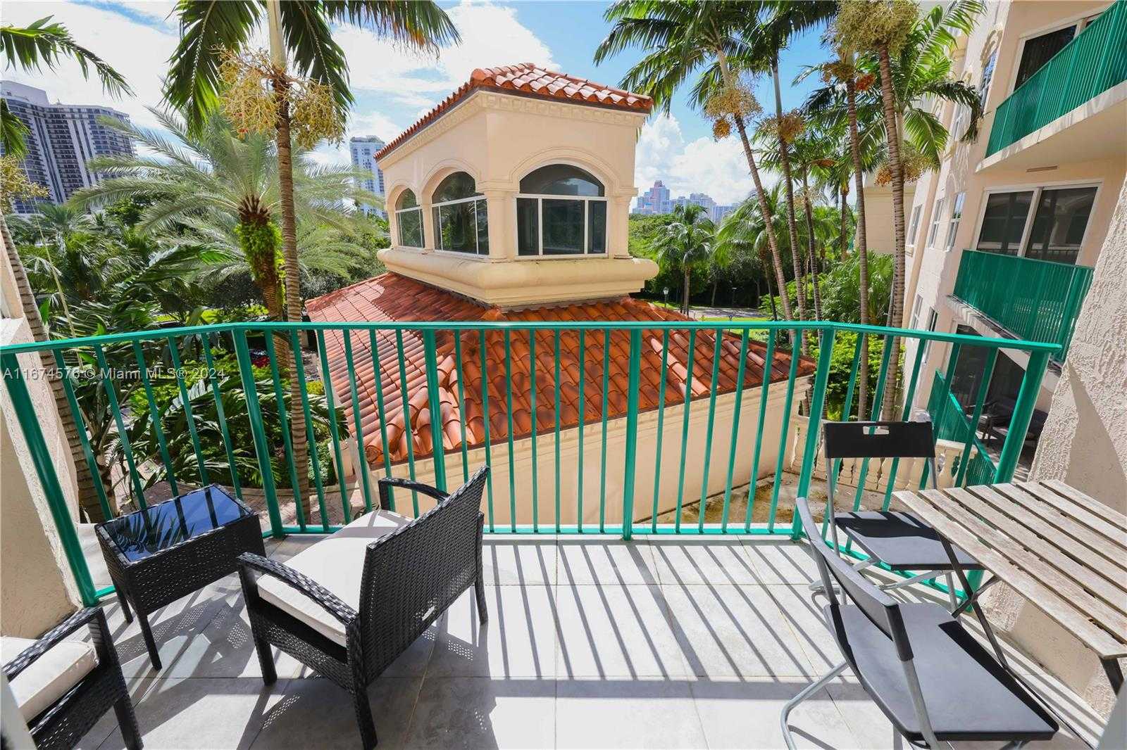 Small Image of 19900 E Country Club Dr, Aventura, FL 33180, USA Number 16