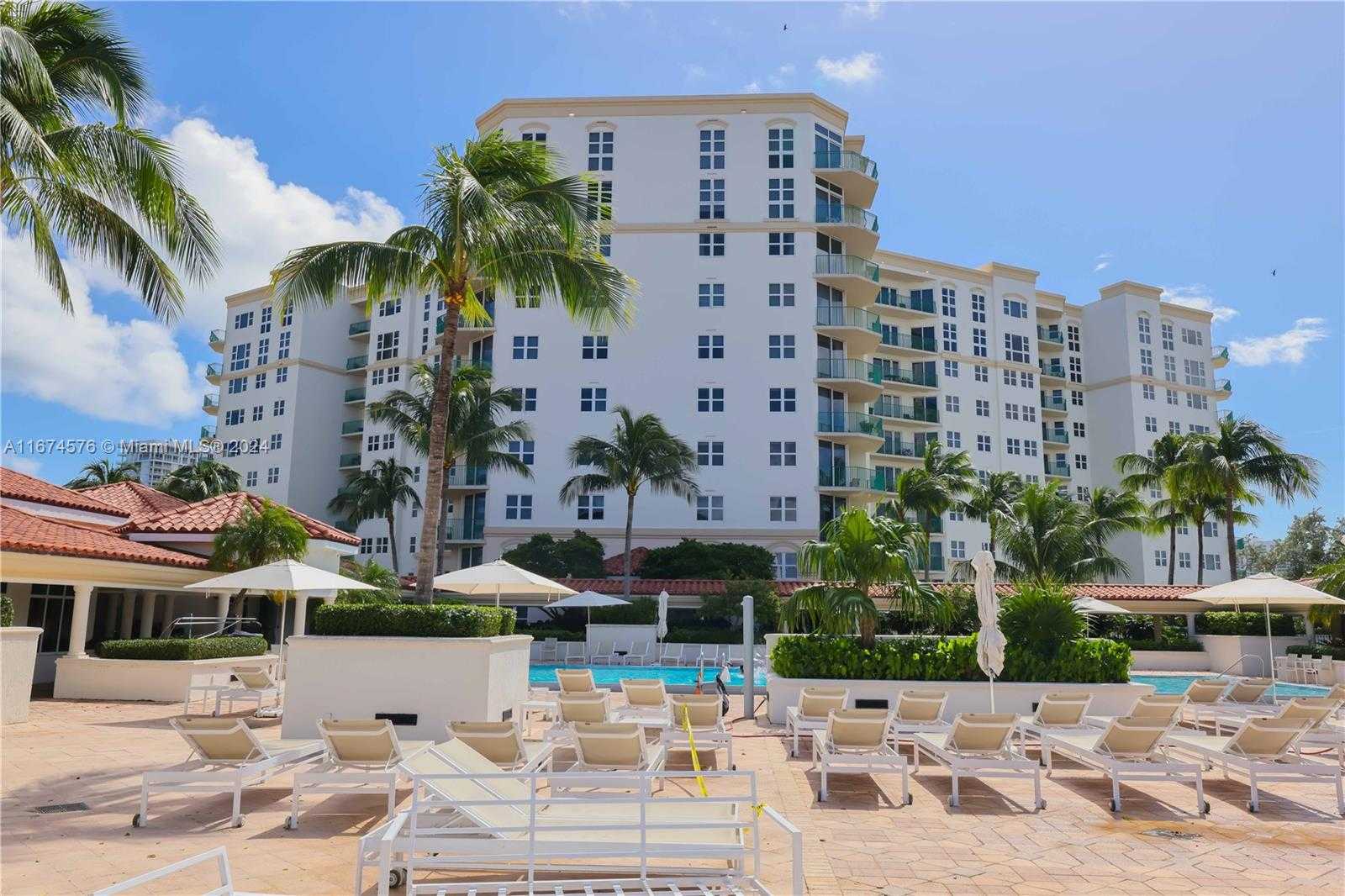 Small Image of 19900 E Country Club Dr, Aventura, FL 33180, USA Number 19