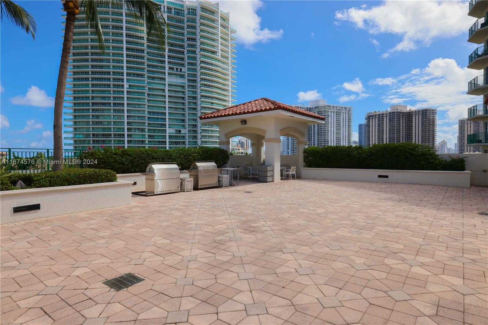 Small Image of 19900 E Country Club Dr, Aventura, FL 33180, USA Number 21
