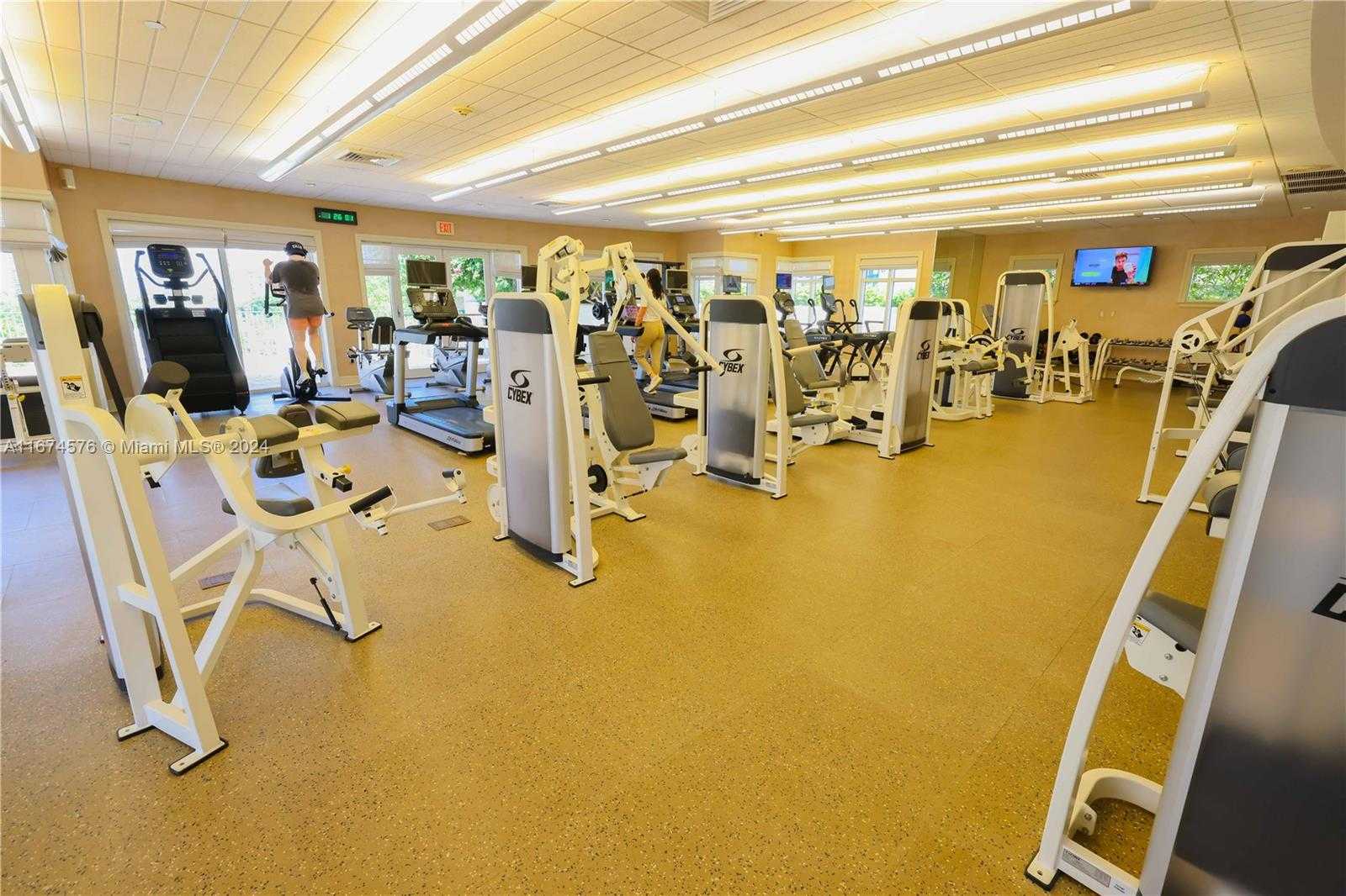 Small Image of 19900 E Country Club Dr, Aventura, FL 33180, USA Number 24