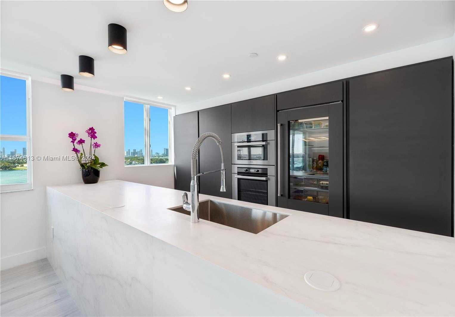 Small Image of 650 WEST AVE #1101, Miami Beach Number 3