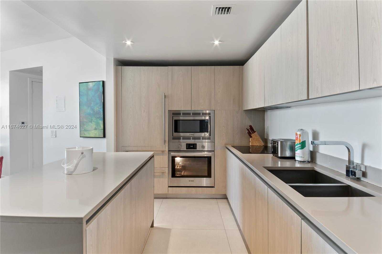 Small Image of 4111 SOUTH OCEAN DR #3108, Hollywood Number 9
