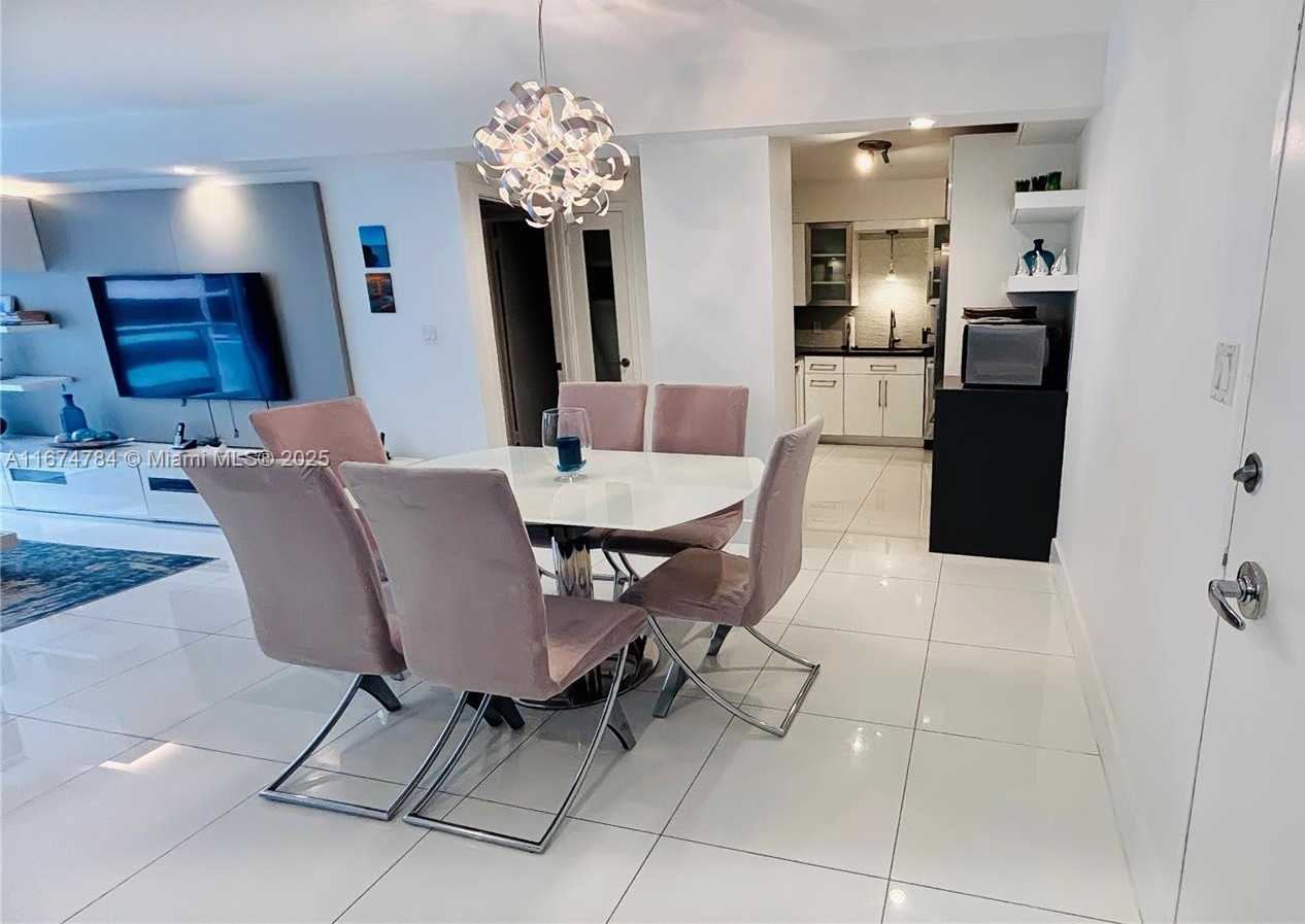 Small Image of 5161 COLLINS AVE #1003, Miami Beach Number 23