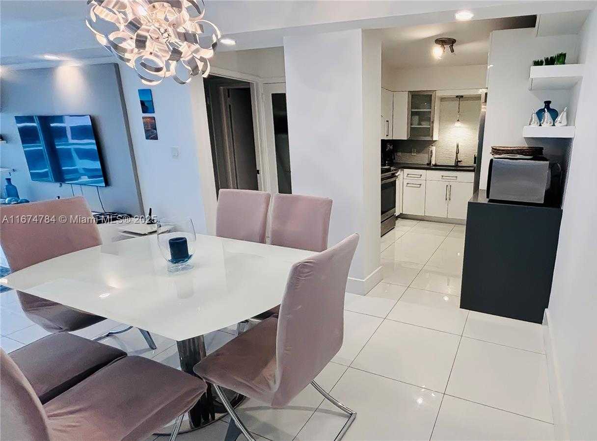 Small Image of 5161 COLLINS AVE #1003, Miami Beach Number 25