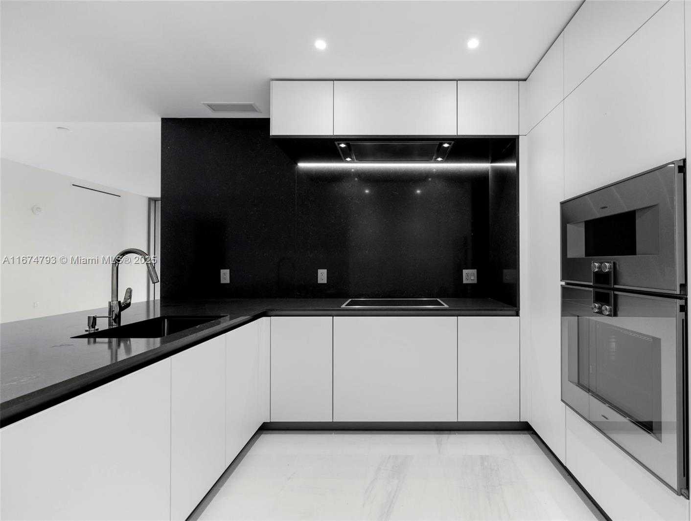 Small Image of 300 BISCAYNE BLVD WAY #2409, Miami Number 11