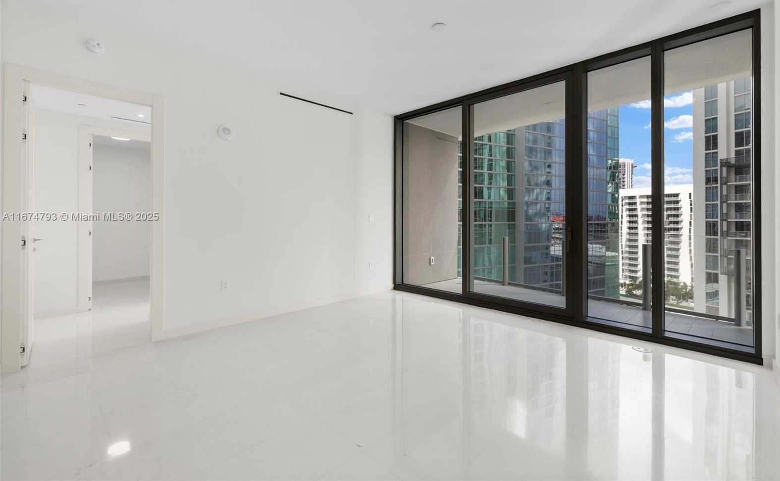 Small Image of 300 BISCAYNE BLVD WAY #2409, Miami Number 15