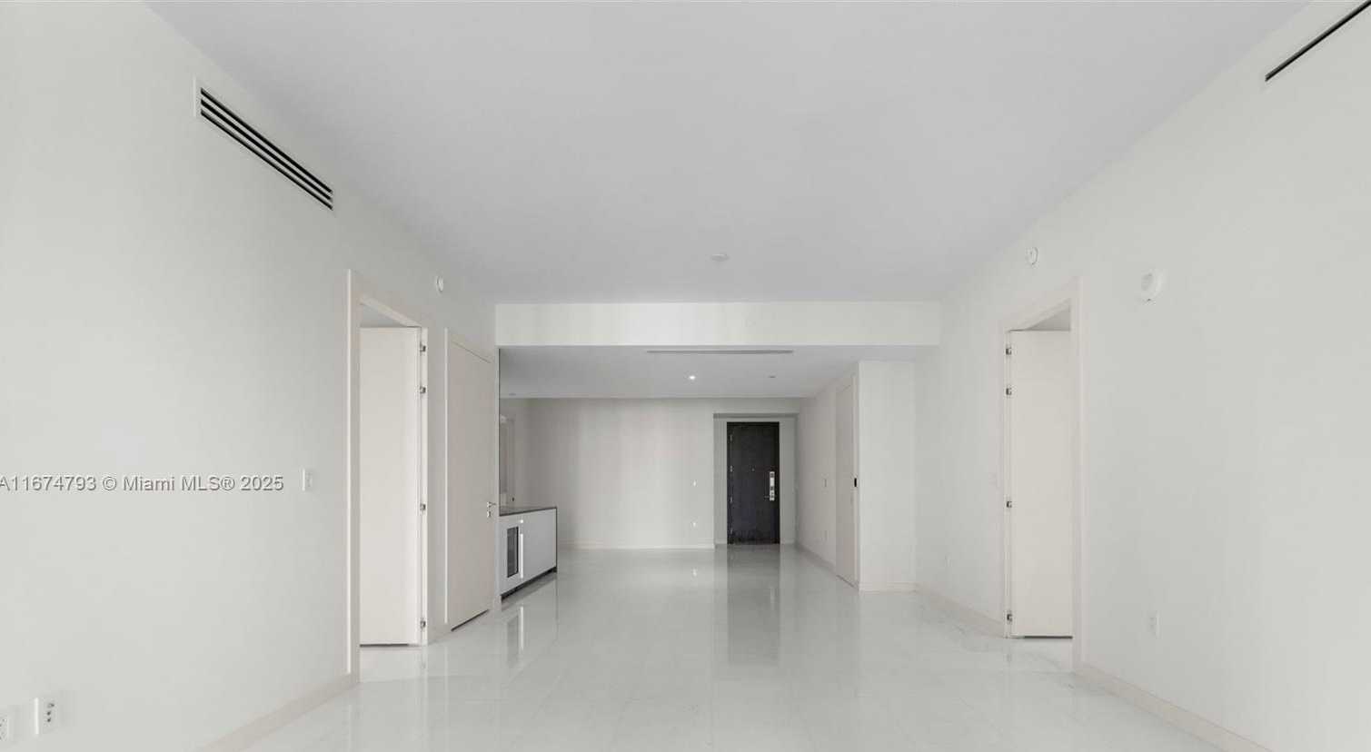 Small Image of 300 BISCAYNE BLVD WAY #2409, Miami Number 18