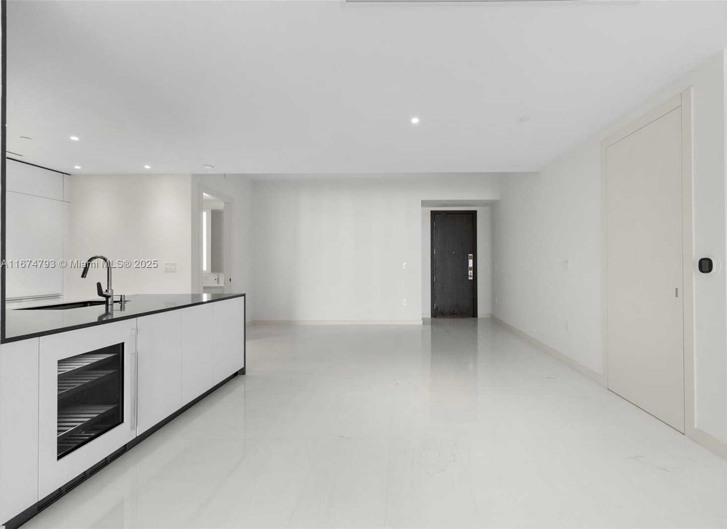 Small Image of 300 BISCAYNE BLVD WAY #2409, Miami Number 20