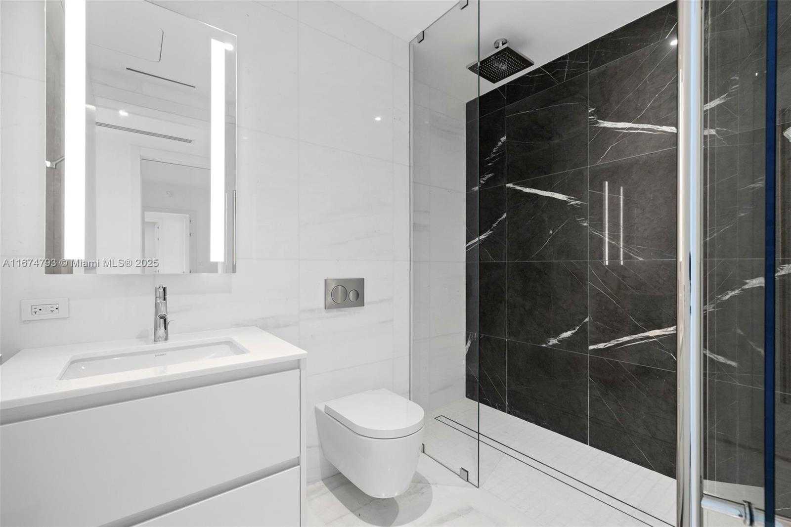 Small Image of 300 BISCAYNE BLVD WAY #2409, Miami Number 25