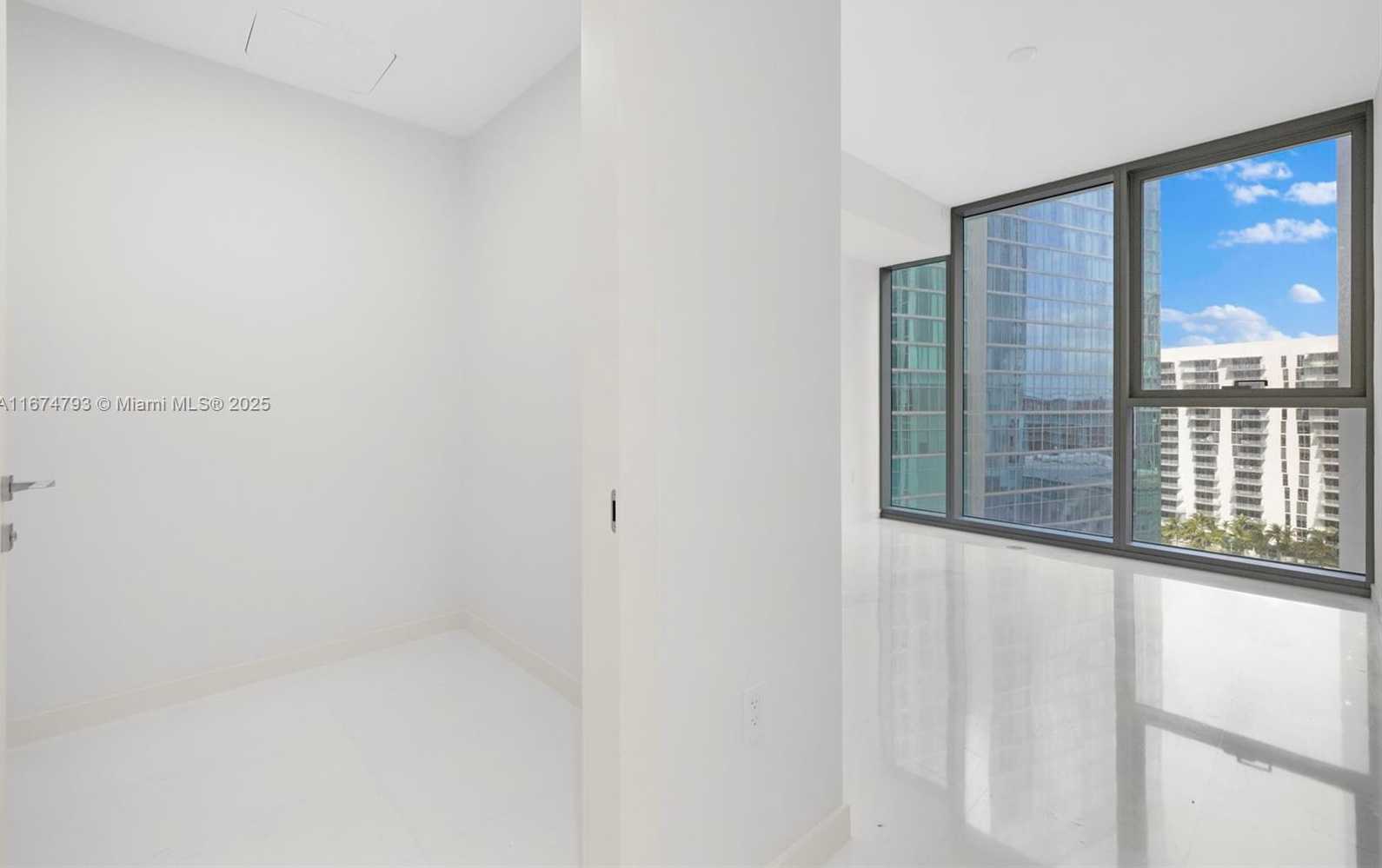 Small Image of 300 BISCAYNE BLVD WAY #2409, Miami Number 30