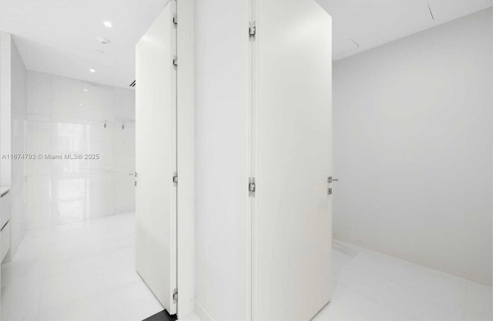 Small Image of 300 BISCAYNE BLVD WAY #2409, Miami Number 34