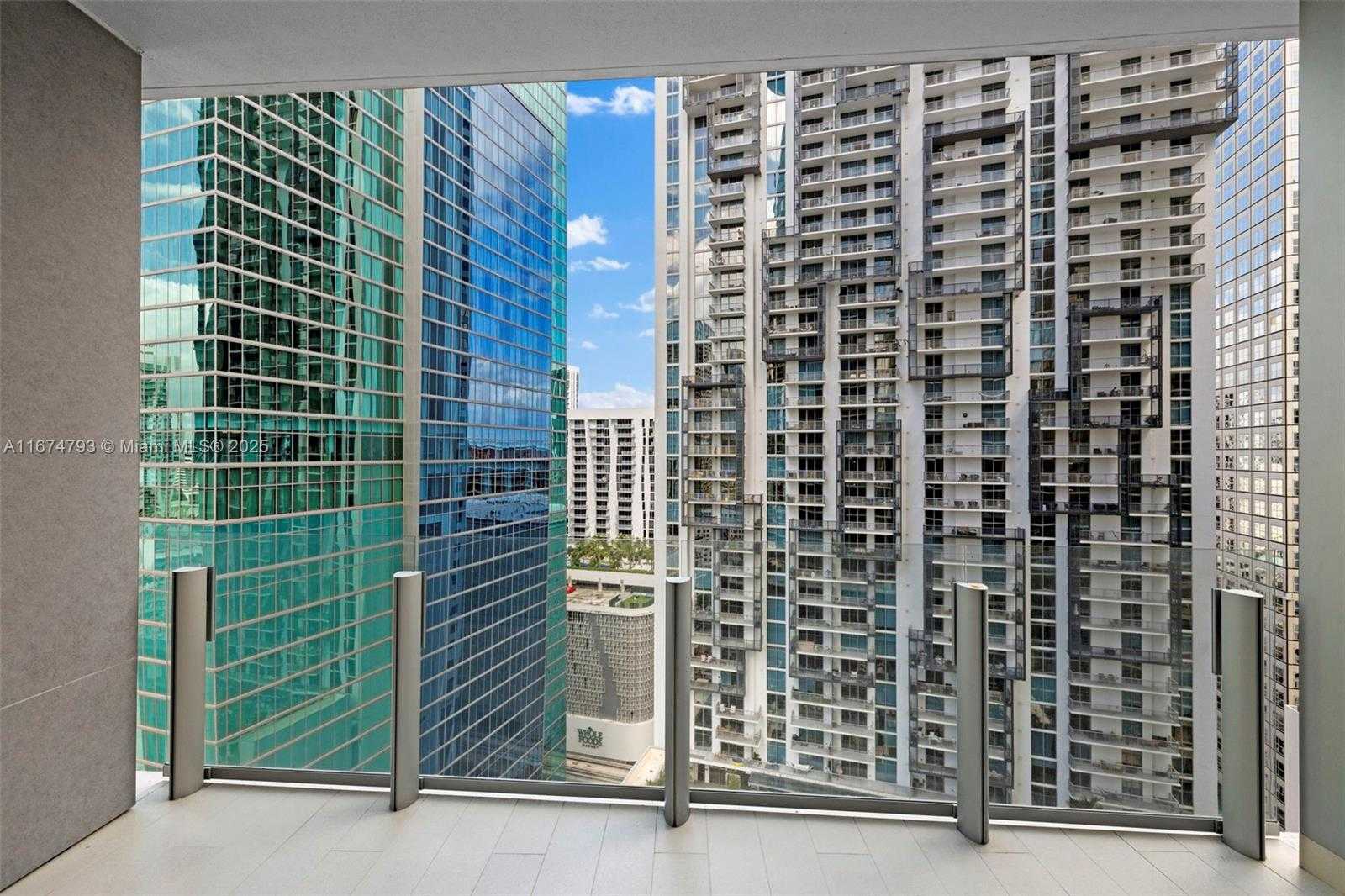 Small Image of 300 BISCAYNE BLVD WAY #2409, Miami Number 40