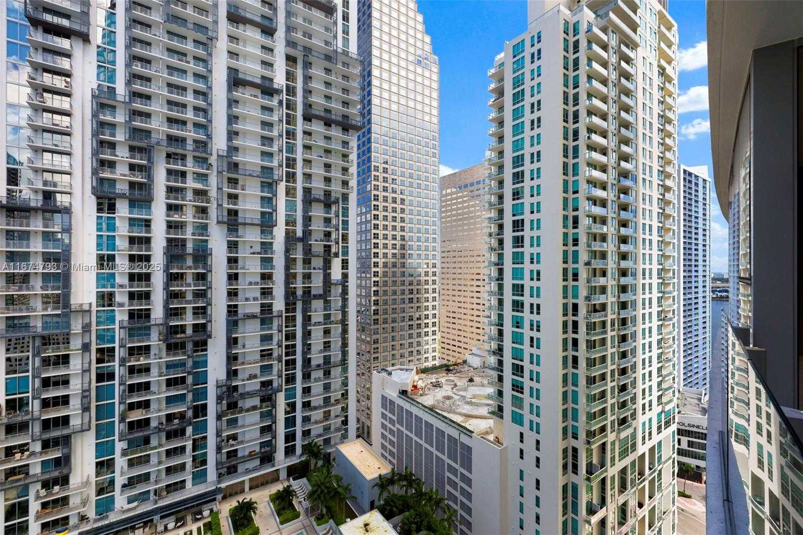 Small Image of 300 BISCAYNE BLVD WAY #2409, Miami Number 44