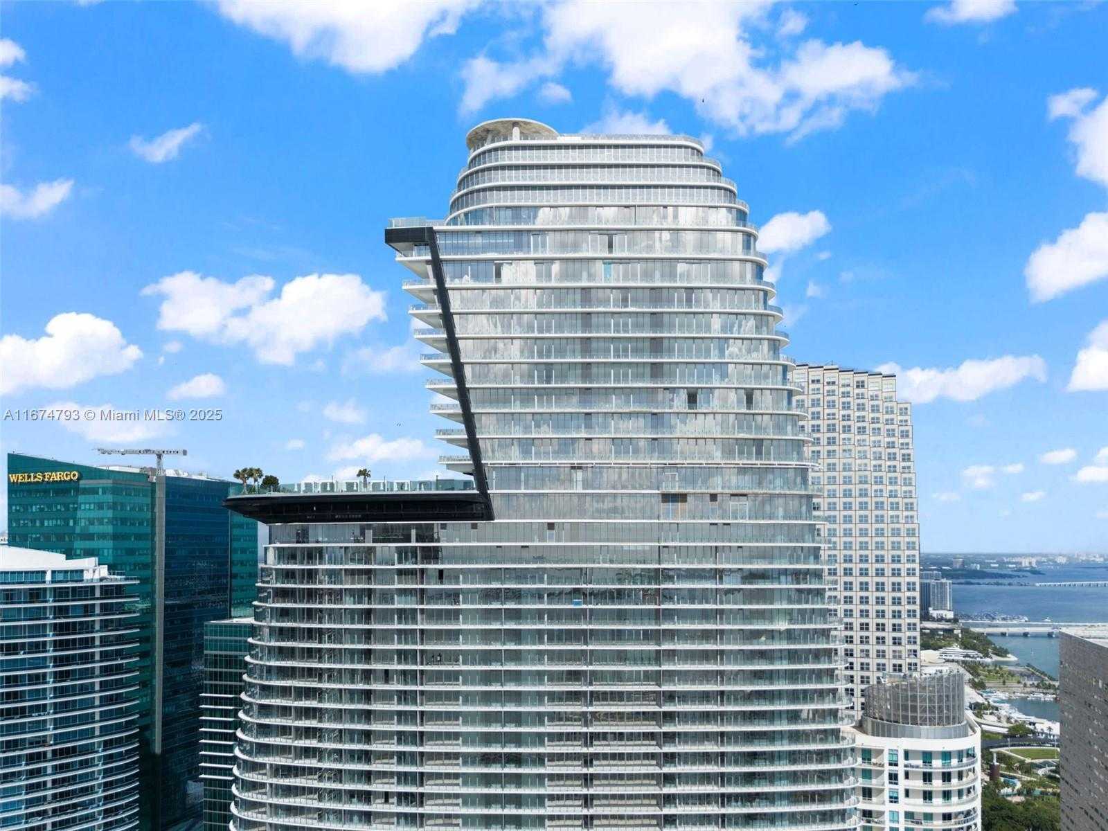 Small Image of 300 BISCAYNE BLVD WAY #2409, Miami Number 54