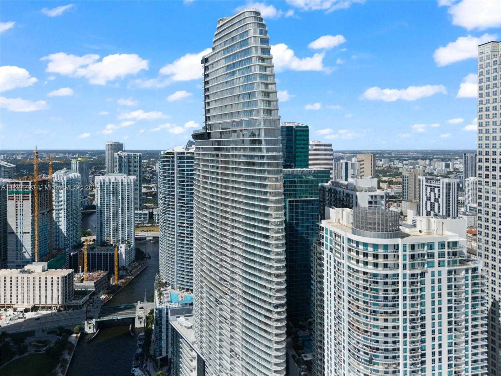 Small Image of 300 BISCAYNE BLVD WAY #2409, Miami Number 55