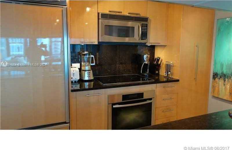 Small Image of 6801 COLLINS AVE #1110, Miami Beach Number 8