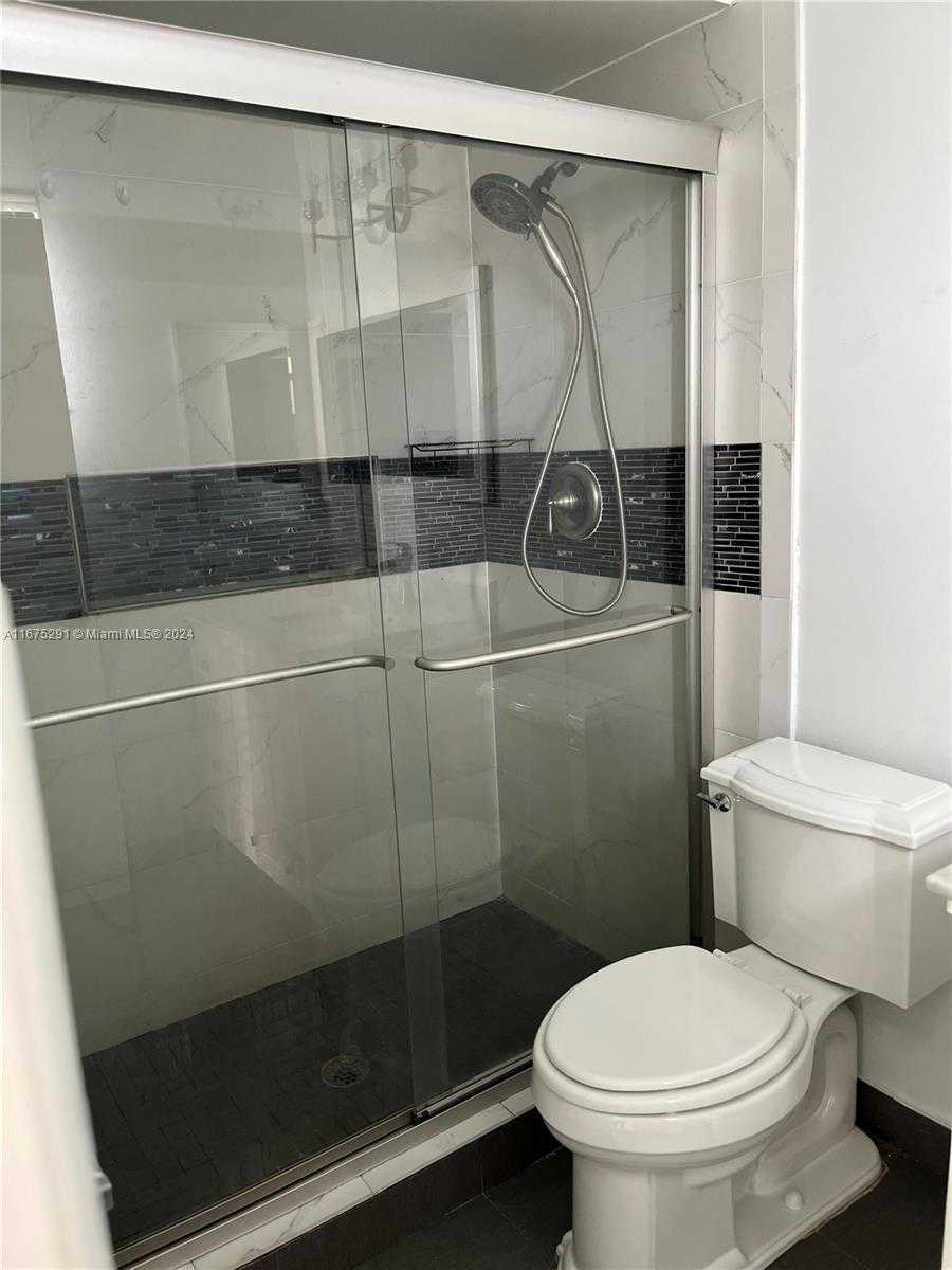 Small Image of 10524 NORTH WEST 6TH ST, Pembroke Pines Number 11