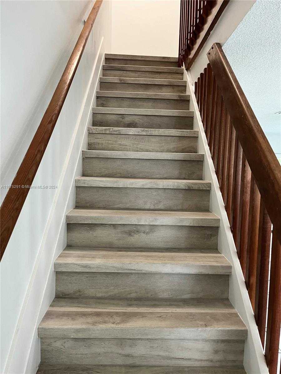 Small Image of 10524 NORTH WEST 6TH ST, Pembroke Pines Number 6