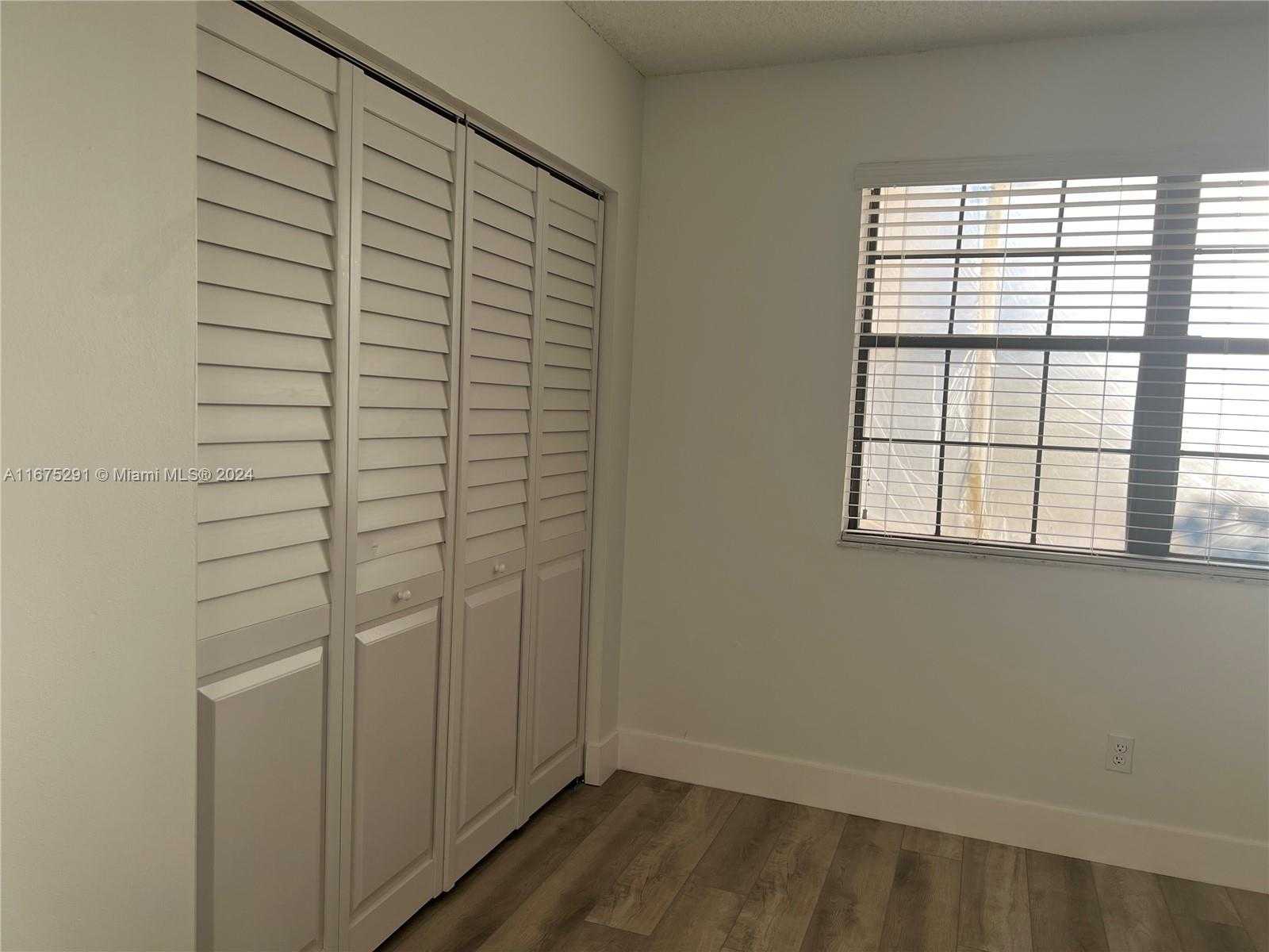 Small Image of 10524 NORTH WEST 6TH ST, Pembroke Pines Number 7