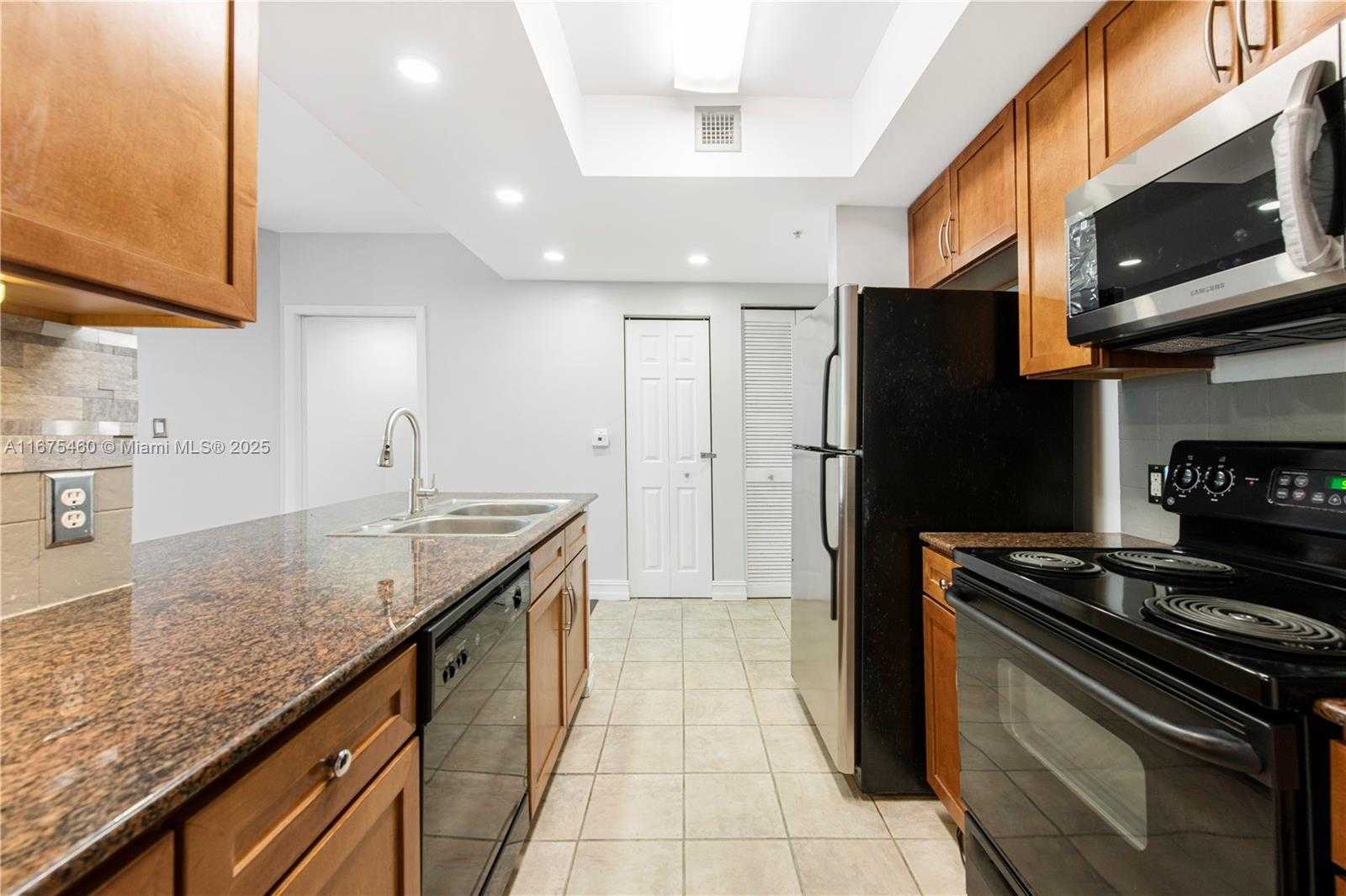 Small Image of 2000 NORTH BAYSHORE DR #306, Miami Number 10
