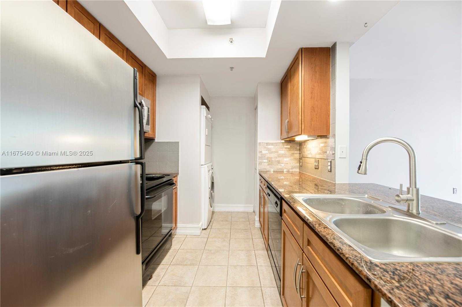 Small Image of 2000 NORTH BAYSHORE DR #306, Miami Number 11