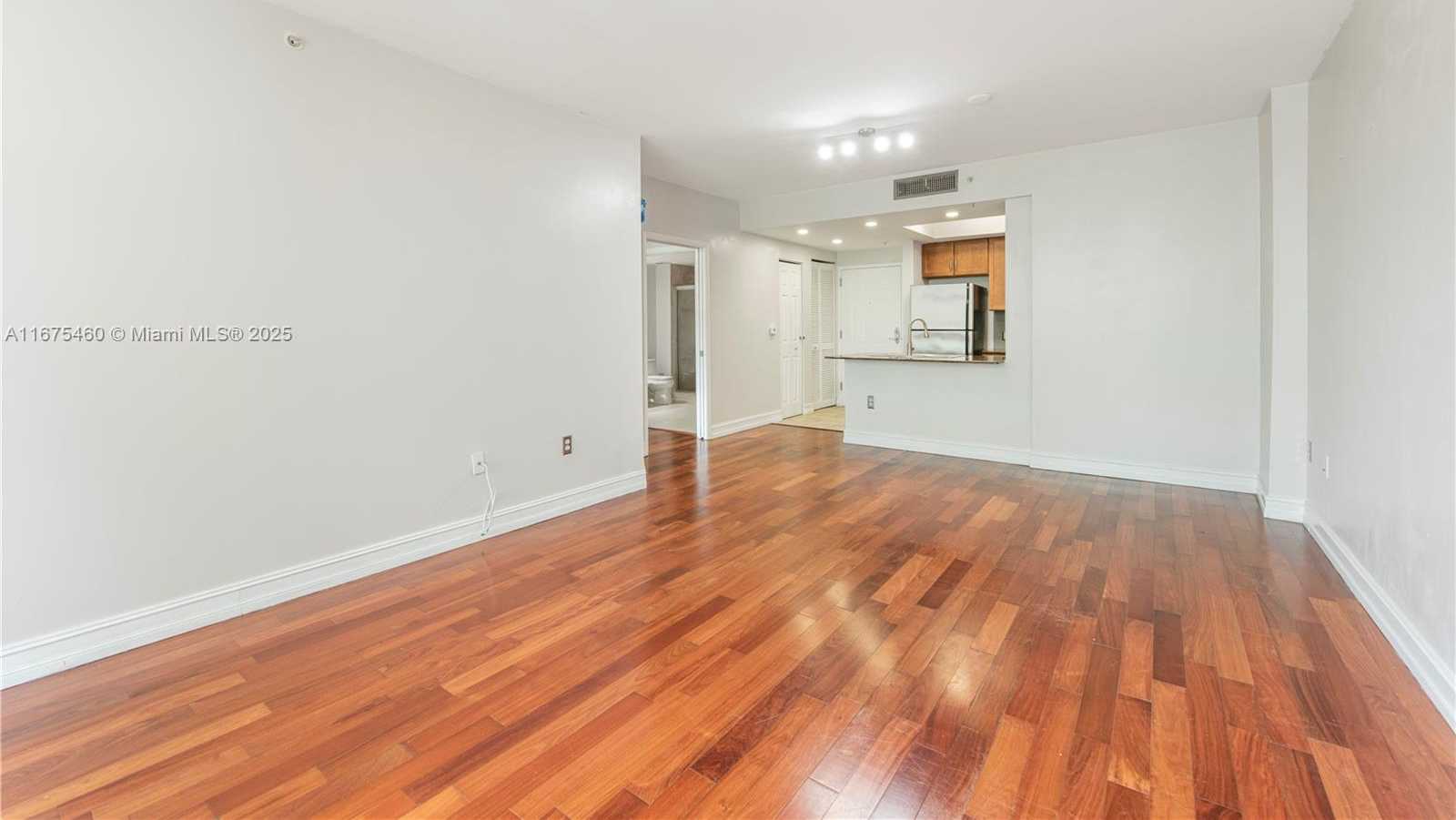 Small Image of 2000 NORTH BAYSHORE DR #306, Miami Number 5