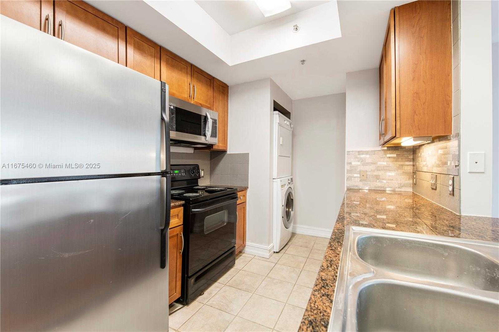 Small Image of 2000 NORTH BAYSHORE DR #306, Miami Number 9