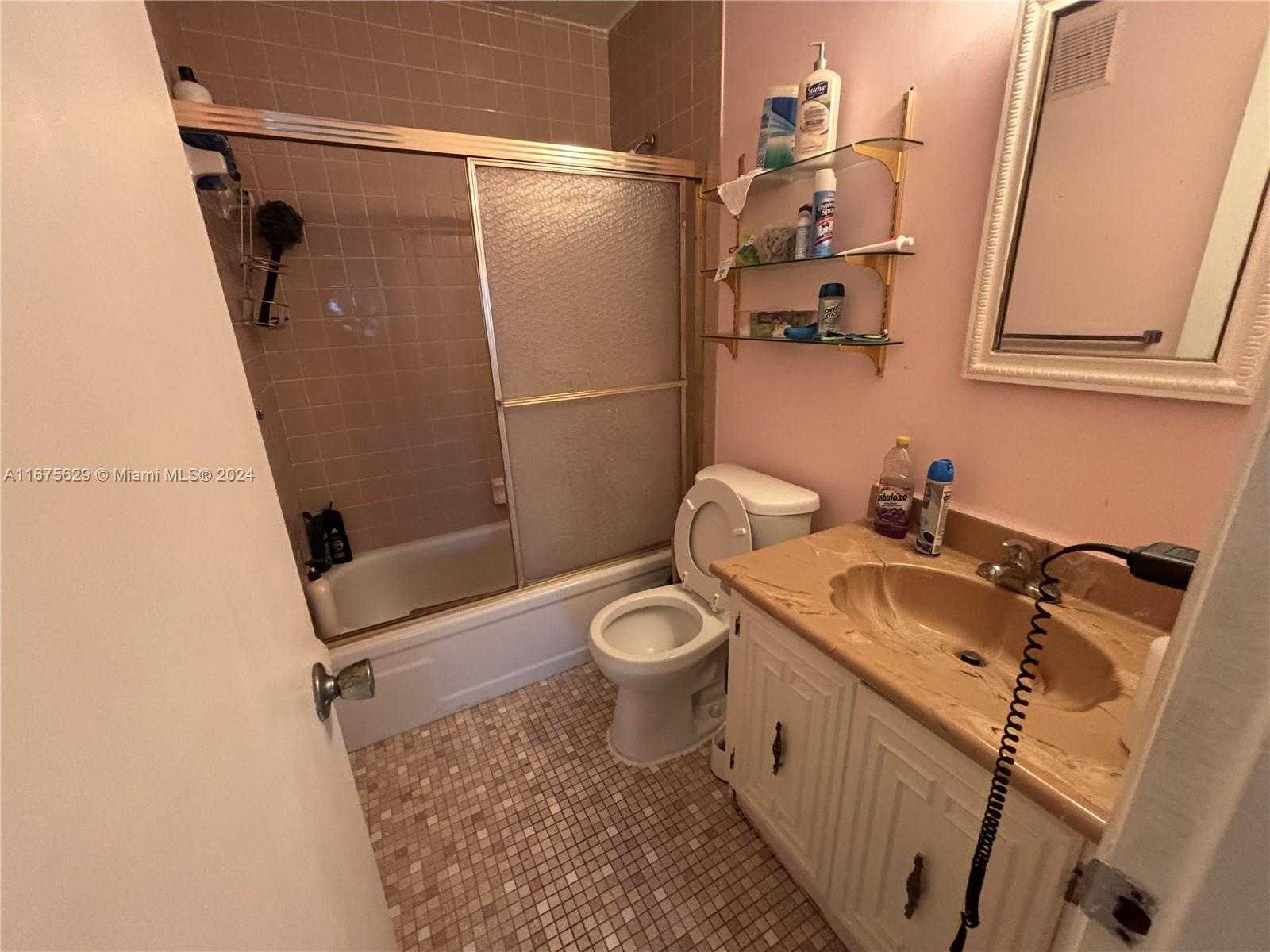 Small Image of 5300 WASHINGTON ST #U103, Hollywood Number 11