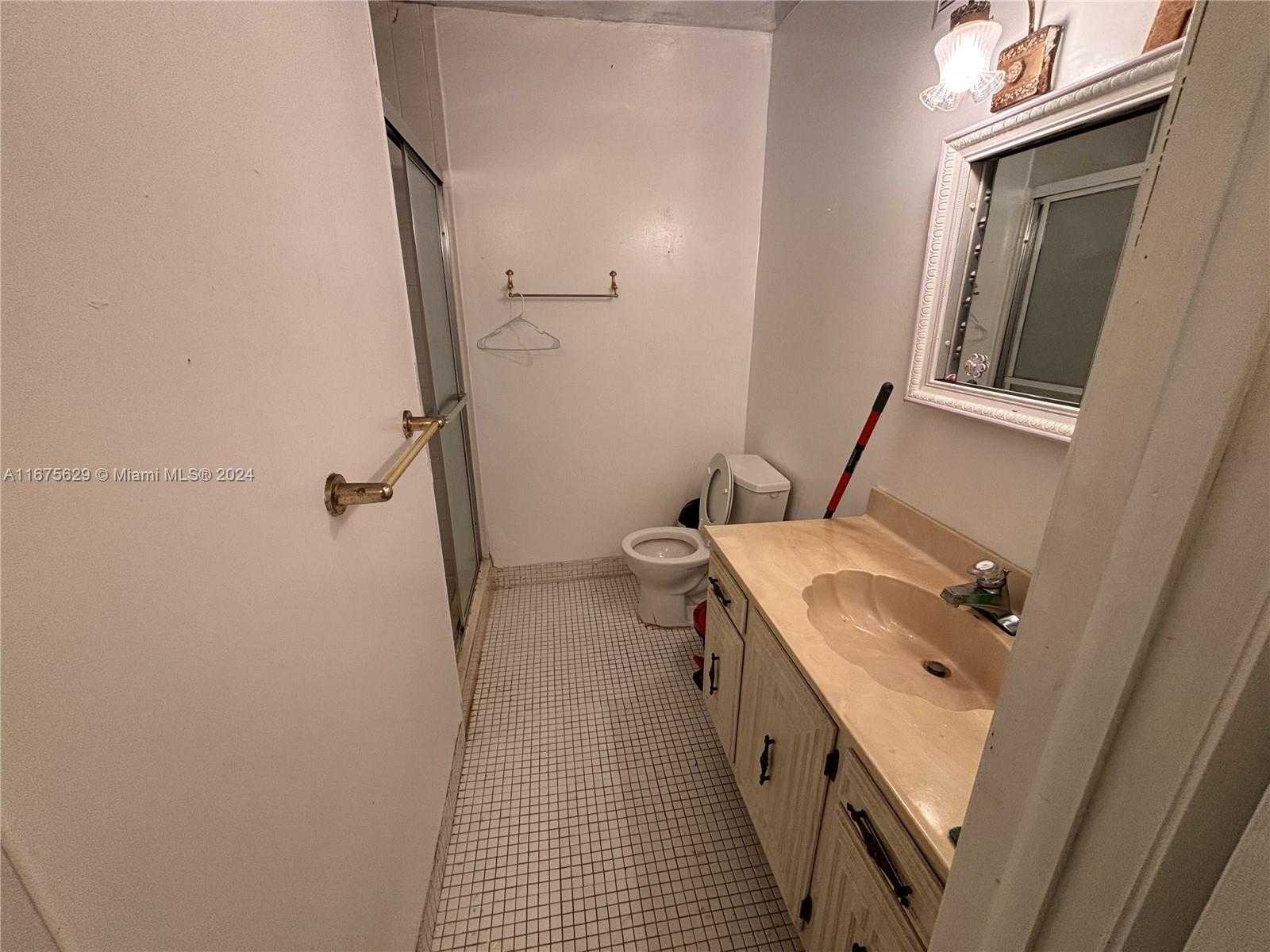 Small Image of 5300 WASHINGTON ST #U103, Hollywood Number 9