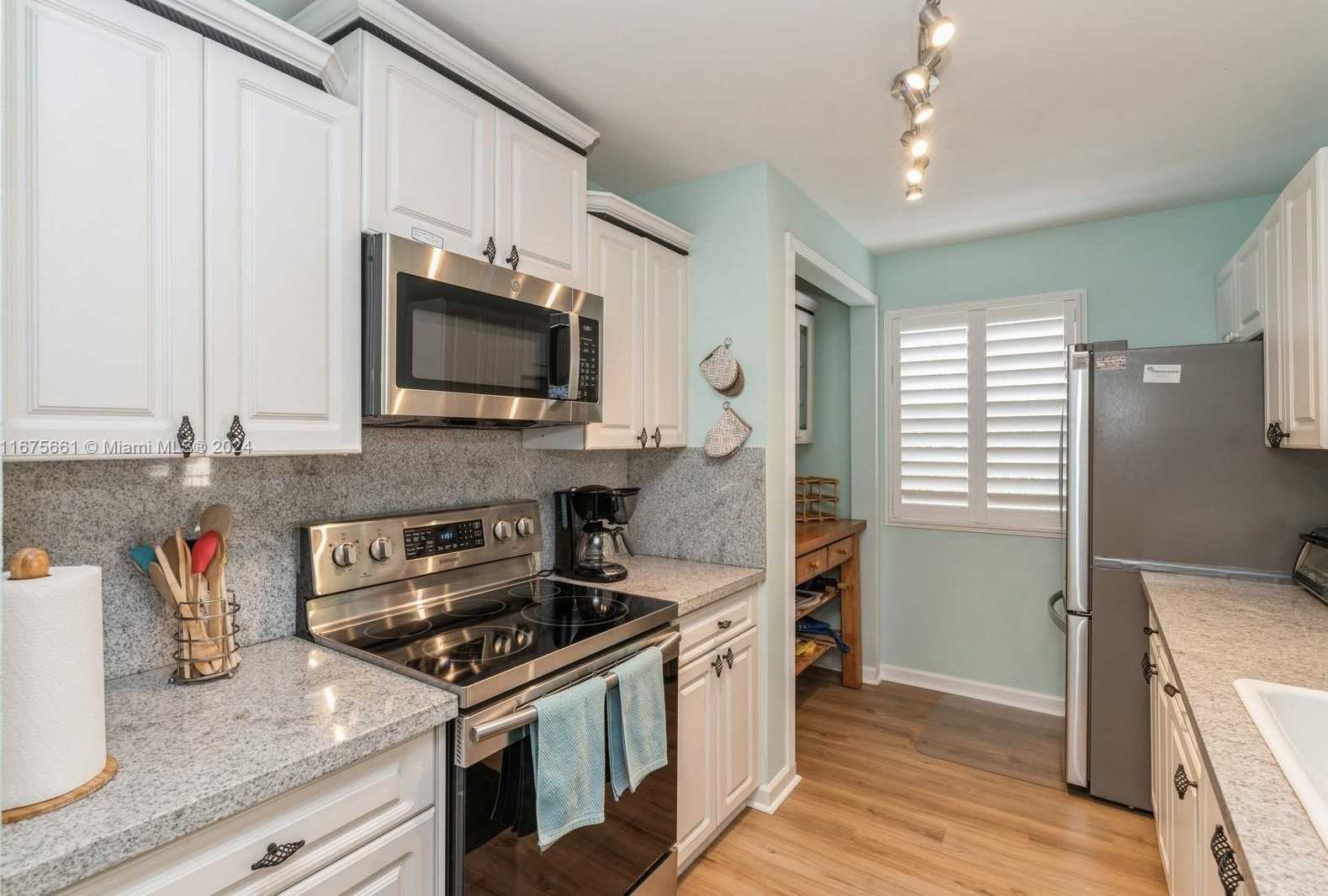 Small Image of 19655 EAST COUNTRY CLUB DR #6401, Aventura Number 3