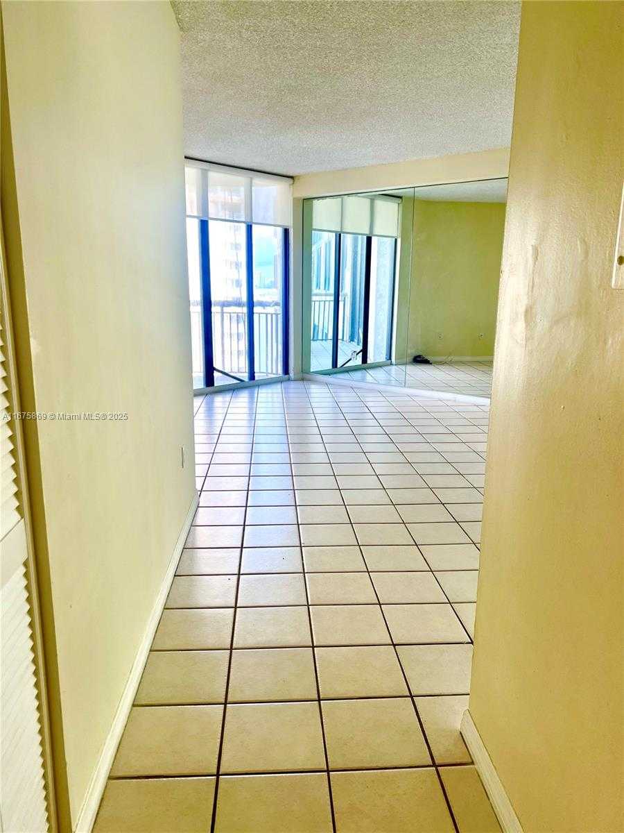 Small Image of 540 BRICKELL KEY DR #1706, Miami Number 10