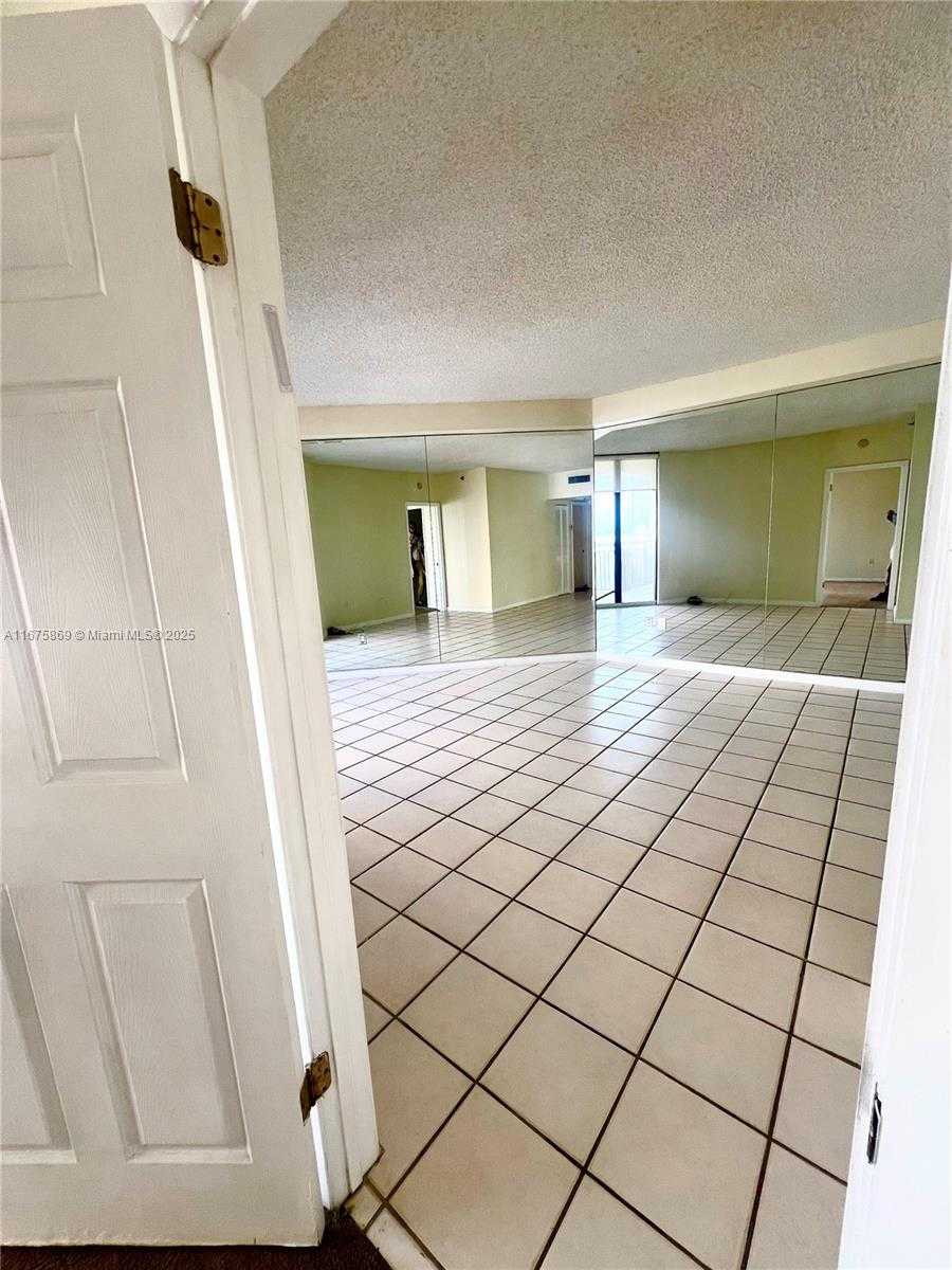 Small Image of 540 BRICKELL KEY DR #1706, Miami Number 11