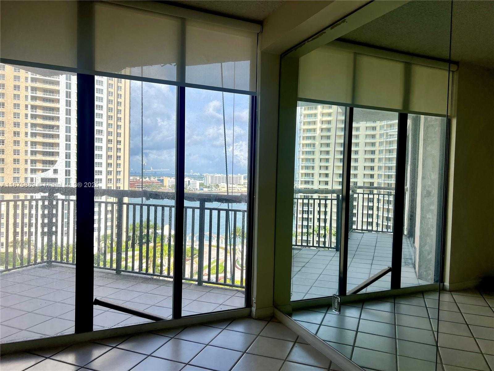 Small Image of 540 BRICKELL KEY DR #1706, Miami Number 14