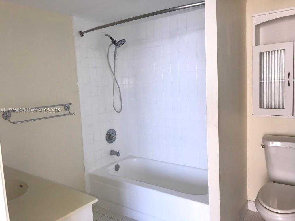 Small Image of 540 BRICKELL KEY DR #1706, Miami Number 17