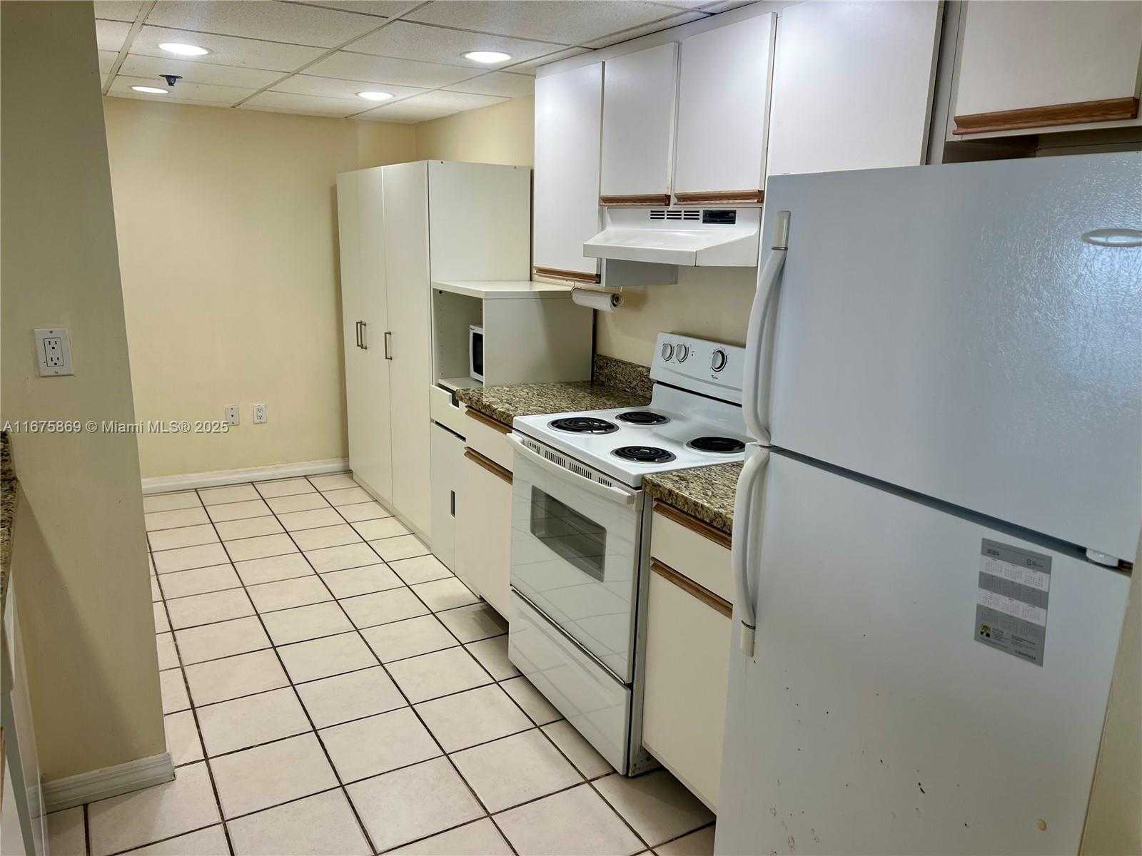 Small Image of 540 BRICKELL KEY DR #1706, Miami Number 18