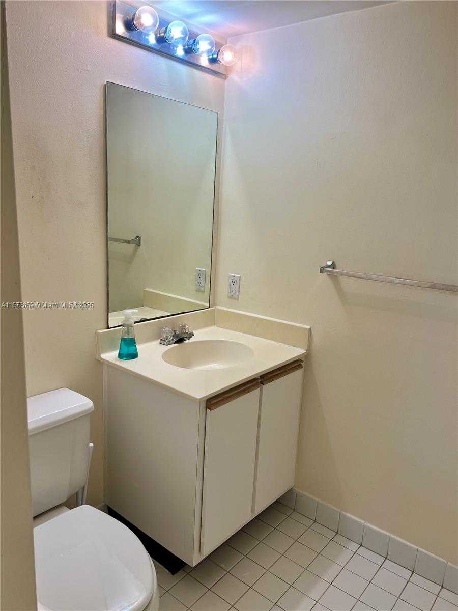 Small Image of 540 BRICKELL KEY DR #1706, Miami Number 19