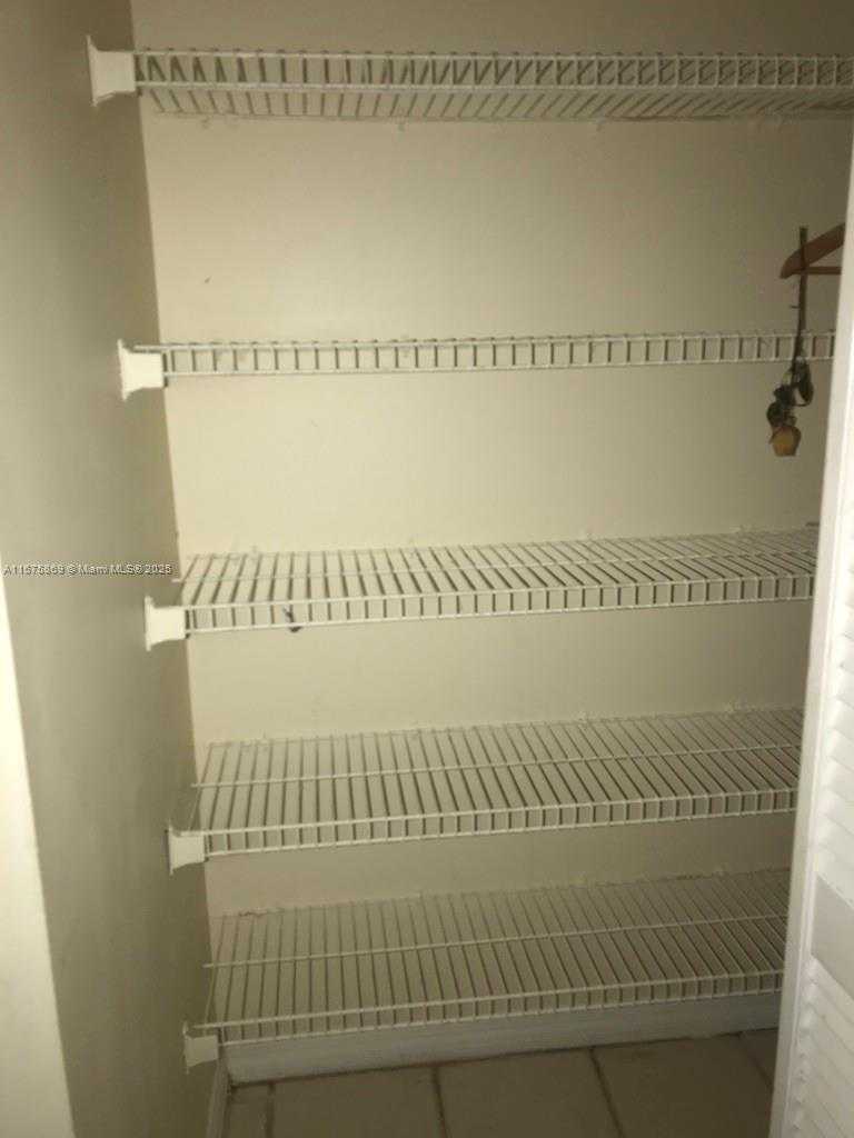 Small Image of 540 BRICKELL KEY DR #1706, Miami Number 20