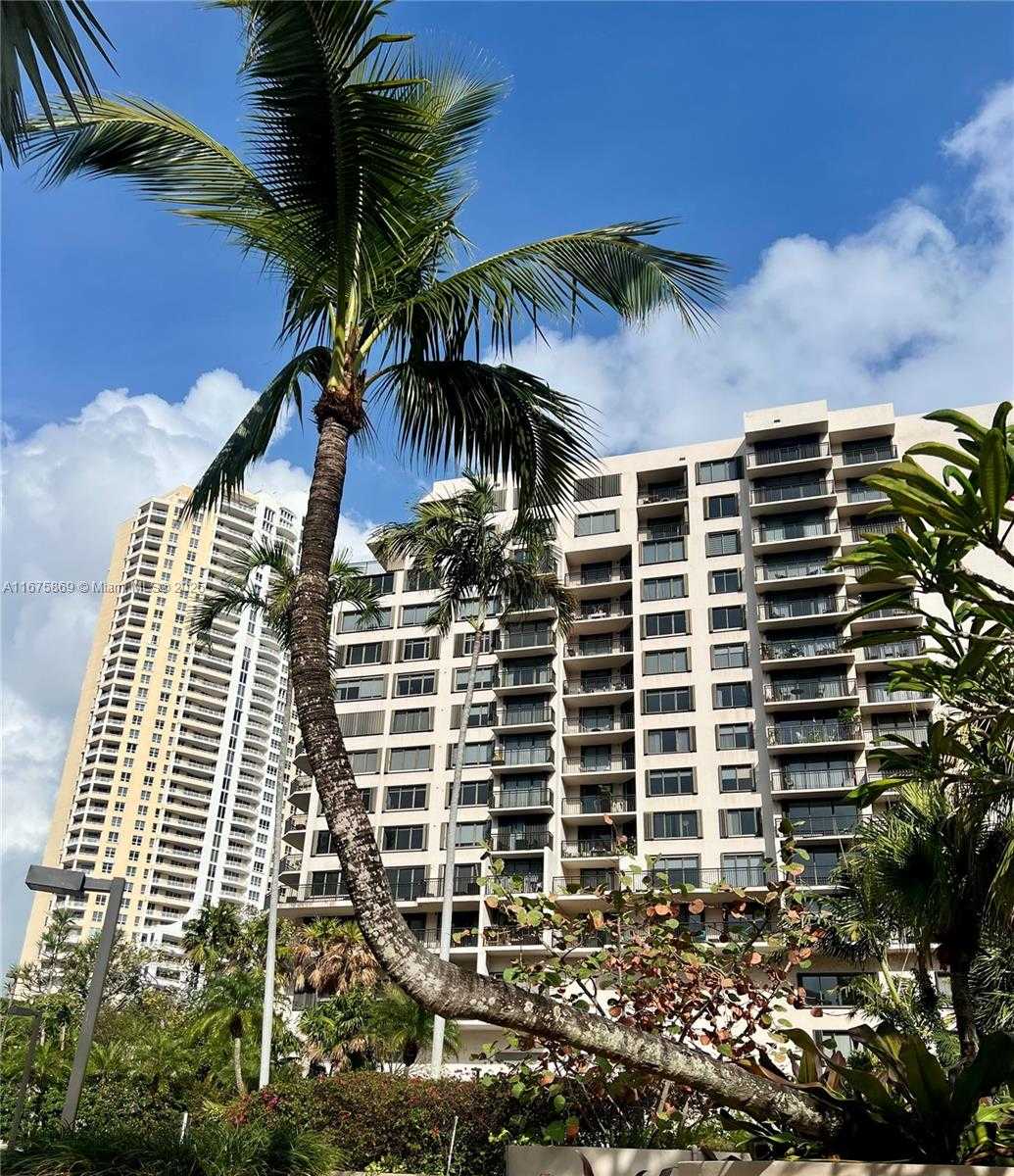 Small Image of 540 BRICKELL KEY DR #1706, Miami Number 4