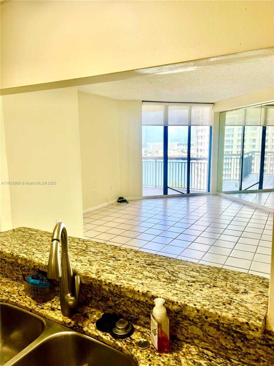 Small Image of 540 BRICKELL KEY DR #1706, Miami Number 41
