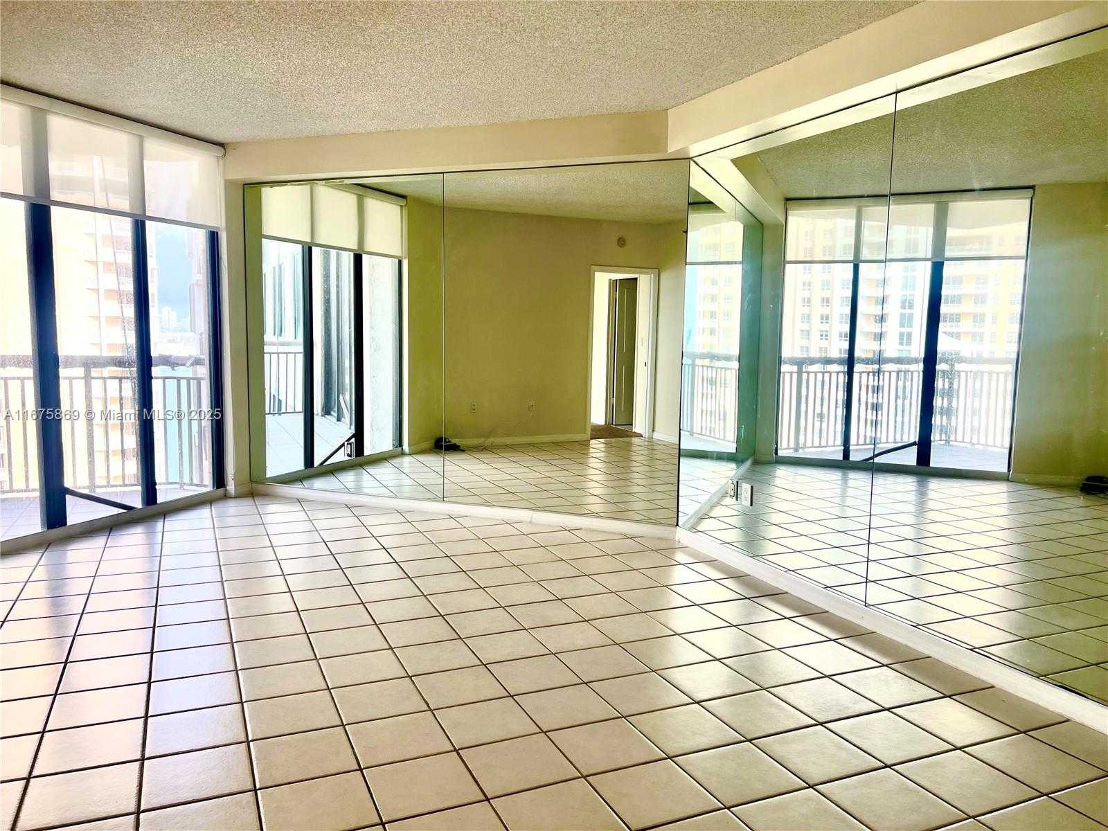 Small Image of 540 BRICKELL KEY DR #1706, Miami Number 7