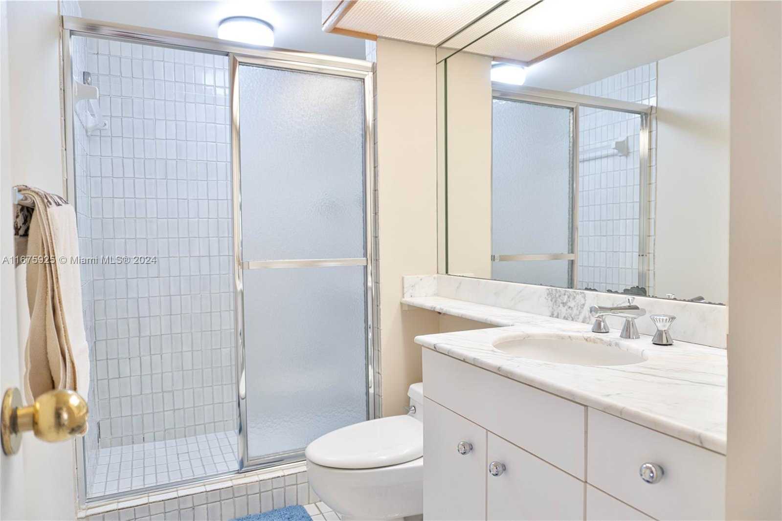 Small Image of 19355 TURNBERRY WAY #20B, Aventura Number 12