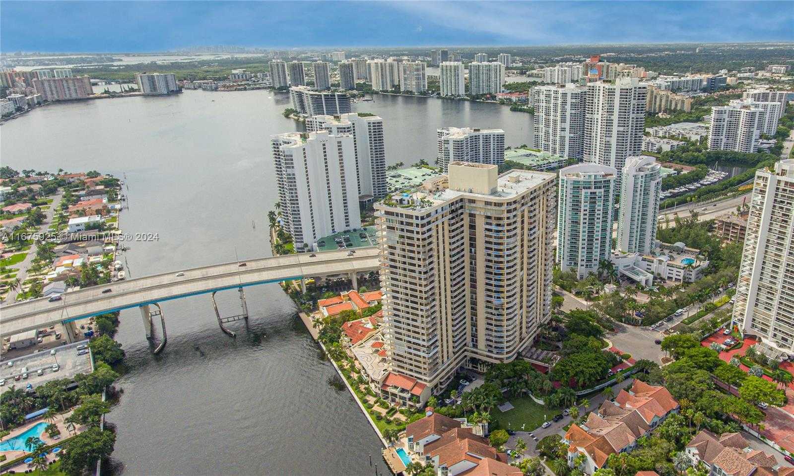Small Image of 19355 TURNBERRY WAY #20B, Aventura Number 23