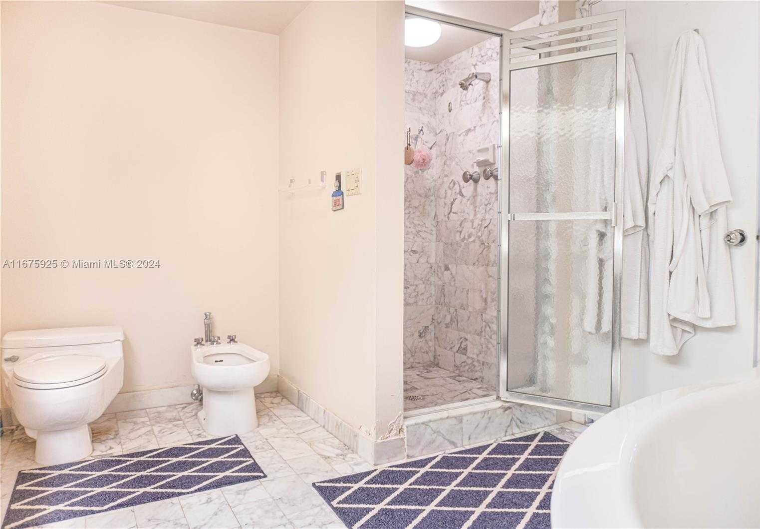Small Image of 19355 TURNBERRY WAY #20B, Aventura Number 9