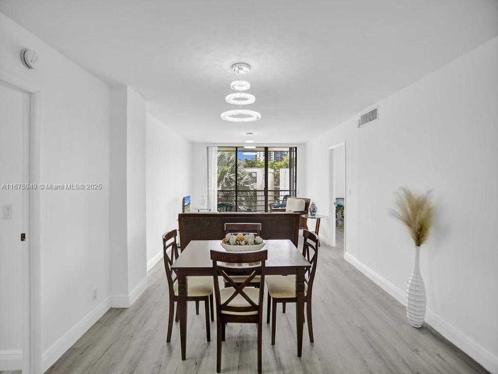 Small Image of 20400 WEST COUNTRY CLUB DR #301, Aventura Number 11